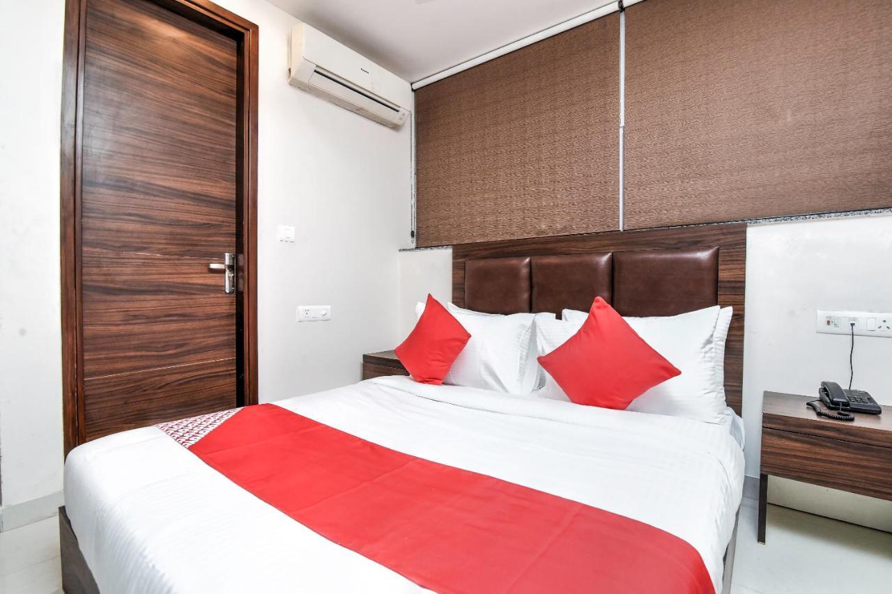 Oyo 80678 Shreenath Residency นิวเดลี ภายนอก รูปภาพ